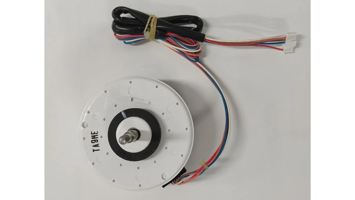 1964671 - Moteur ventilateur pour FVXS35FV1B + FVXS25FV1B + FVXS50FV1B + FVXM25FV1B + FVXM35FV1B9- DAIKIN